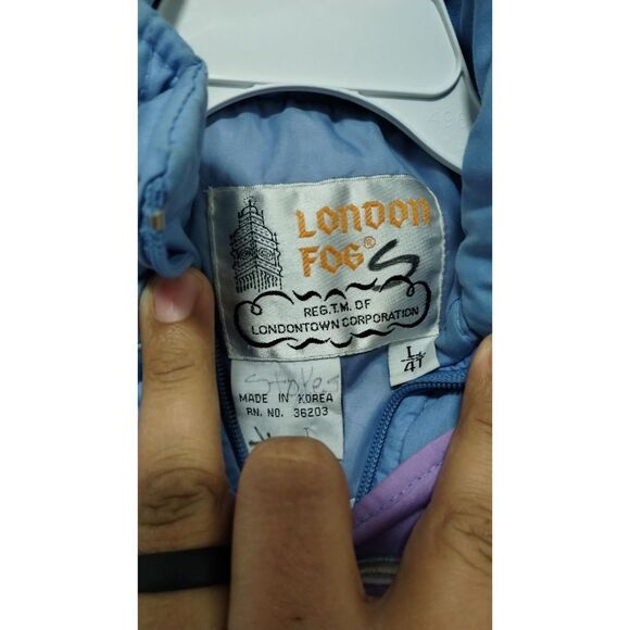 London Fog Girl's Winter Print Blue, Pink, and Purple Puffer Jacket Size 4T - Picture 3 of 3